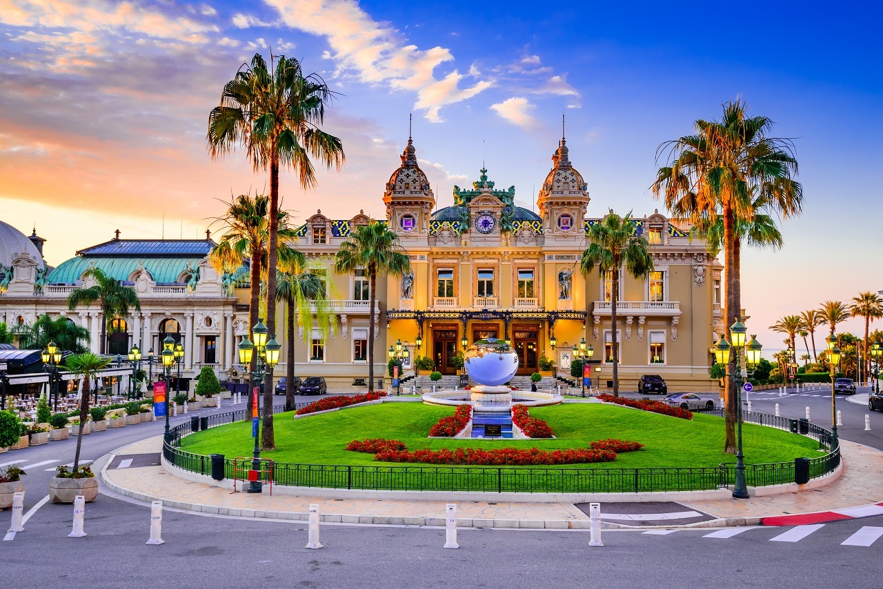 Monako i Monte Carlo – co warto zobaczyć? Poznaj mały kraj pełen przepychu!